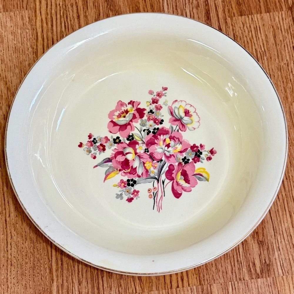 Circa 1944 Pantry Bak-In 10” Floral Pie Plate 22K gold trim by Crooksville